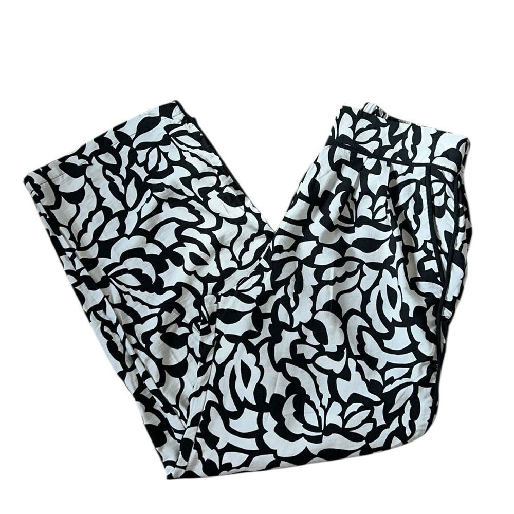 Monteau Black and White Pull on Dress Pants(Size Medium)